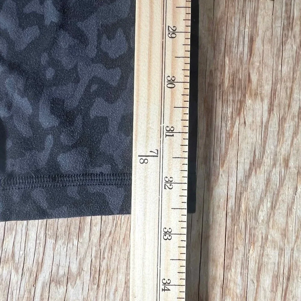 Lululemon Black Gray High-Rise 25" Camo Leggings Women's Size 2 - Picture 9 of 10